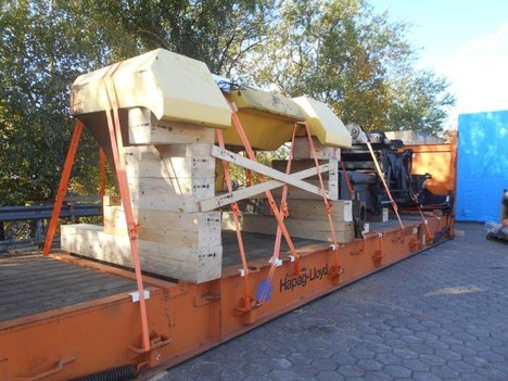 spreader counterweight reachstacker Hyster on flatrack